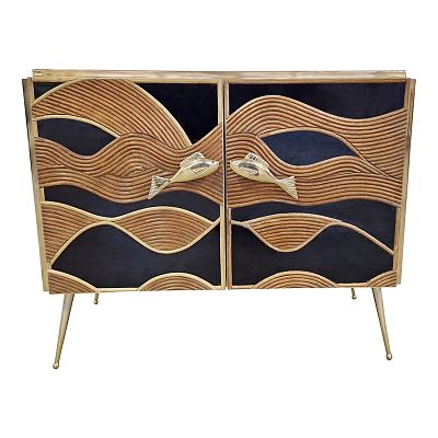 Credenza in vetro e bamboo. Credenza a due ante con ripiano interno in vetro, interno a specchio 