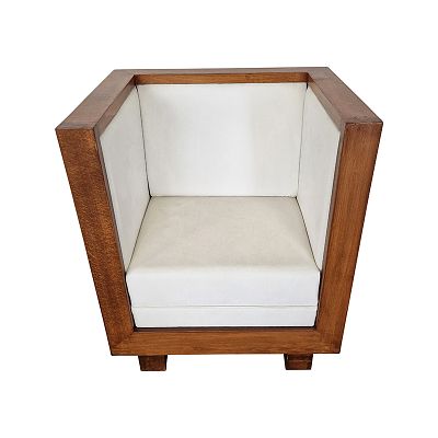 Poltrona in stile Art D&eacute;co. Poltrona a pozzetto in stile Art D&eacute;co, con struttura in noce, seduta 