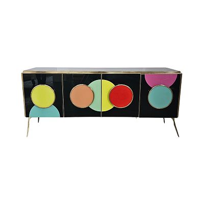 Credenza a quattro ante retroilluminata. Credenza a quattro ante con ripiano interno 