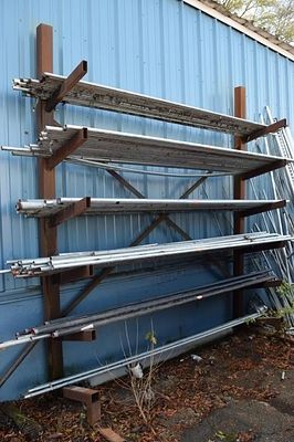 Industrial Steel Cantilever Storage Rack with. Asso