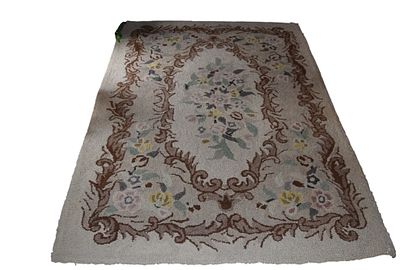 American Floral Hand-Hooked Wool Rug in Aubusson Style. This hand-hooked wool rug features a 