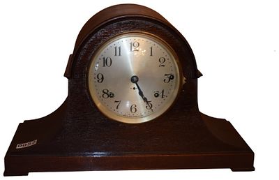 Seth Thomas Tambour Wood Mantel Clock. This Seth Thomas tambour style mantel clock features a 