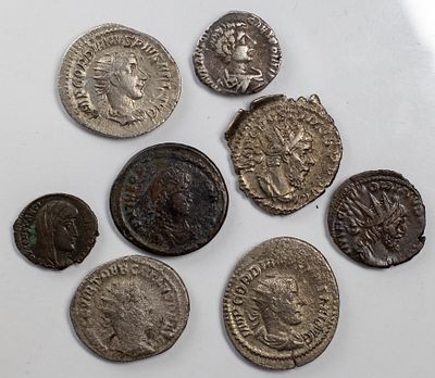 Lots Ancient CoinsLot of 8 roman empire coins.Fine to XF.
