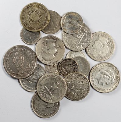 Lots World CoinsLot of 17 silver coins, various countries.Fine to XF.