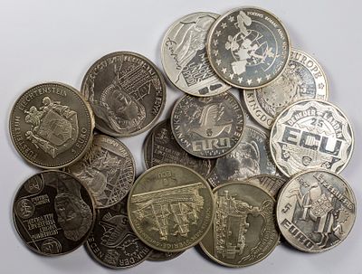 Lots World CoinsLot of 12 coins, various countries.Fine to XF.