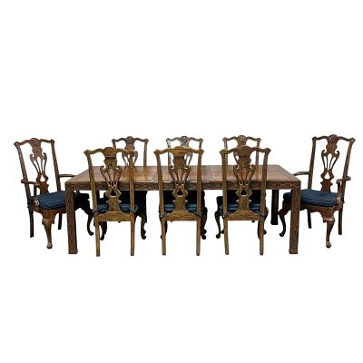 Hendredon Chinese Chippendale Dining 9pc Set. Including table including two armed captain 