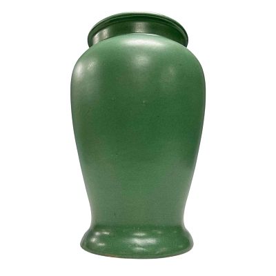 Zanesville Pottery Arts and Crafts Matte Green Vase. Zanesville stoneware satin finished Arts 