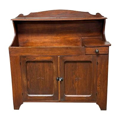 American Primitive High-Back Dry Sink Hutch. Late 19th century American primitive high-back dry 