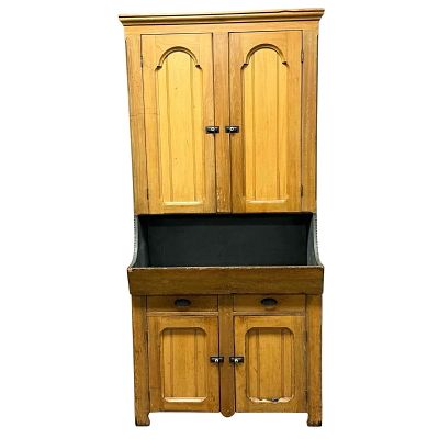 Early American Pine and Poplar Stepback Farmhouse Dry Sink. Early 19th century American dry sink 
