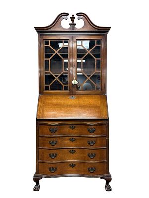 American Chippendale Style Walnut Secretary Bookcase. Early 20th century Chippendale style slant 