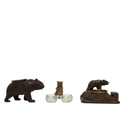 Early 20th Century Black Forest Carved Bear Ashtrays and Salt Cellar (3). Circa 1915-1925 Swiss 