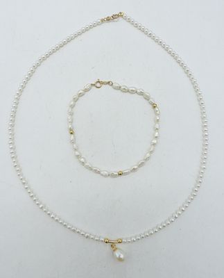 PEARLS & 14KG ACCENTS NECKLACE SET. NATURAL PEARL NECKLACE & BRACELET WITH 14KG BEADING / 