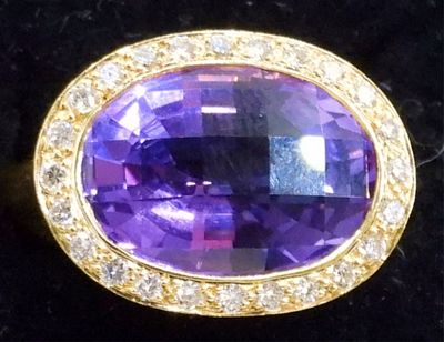 18KYG AMETHYST DIAMOND RING. 18K YELLOW GOLD AMETHYST, DIAMOND & MOISSANITE RING. SIZE 5.5 1/4CT 