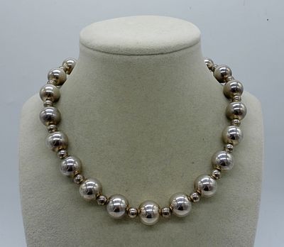 STERLING BALL BEADED VINTAGE NECKLACE. VINTAGE STERLING BALL BEADED NECKLACE, 28". (44 DWT)