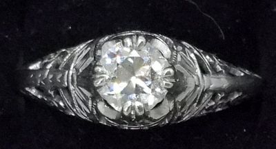 14KWG 1/2CT DIAMOND FILIGREE RING. 14K WHITE GOLD, 1/2 CARAT DIAMOND ON A VINTAGE FILIGREE BAND 