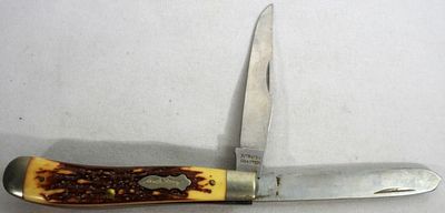 UNCLE HENRY POCKET KNIFE. VINTAGE UNCLE HENRY 2 BLADE KNIFE 3" BLADE 4" HANDLE