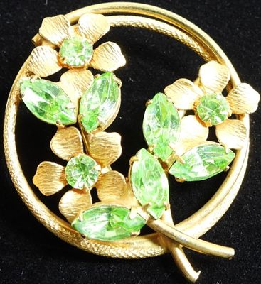 Uranium Glass Brooch. Beautiful Gold tone and Uranium green