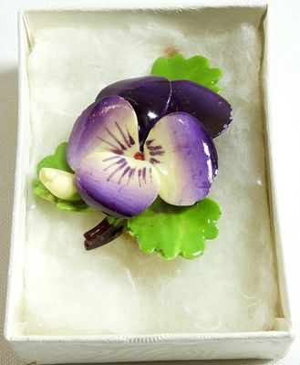 Cara China Pansy Brooch. Beautiful vibrant pansy. Made in Staffordshire England