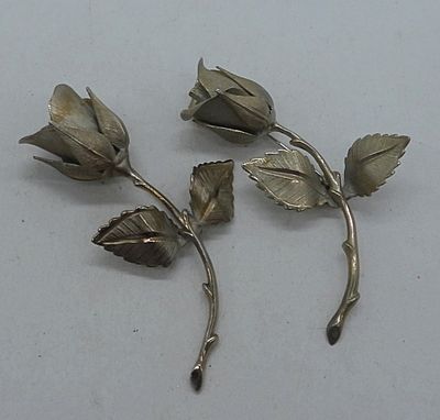 2 Vintage Giovanni Rose Brooches. 2 1/2" roses, silver tone Giovanni