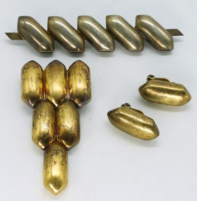 Matching Gold Tone 925 Brooches & More. Gold tone sterling set, marked "M.f. sterling". Brooches 