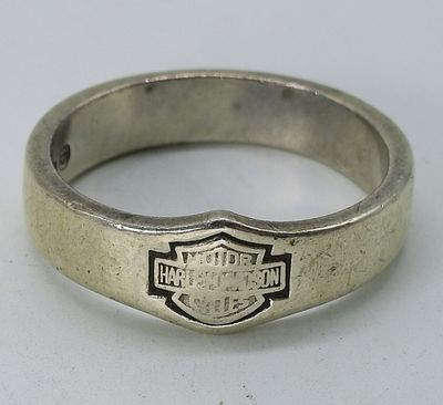 Harley Davidson Sterling Ring. Harley Davidson sterling silver ring, size 15. The Harley logo is 