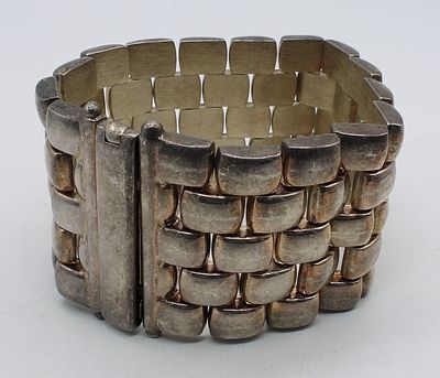 Very Large 925 Bracelet - Odd Clasp. A very unique sterling bracelet, very heavy! Clasp is very 