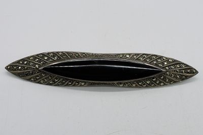 Vintage 925 Black Onyx Marcasite Brooch. Vintage sterling brooch, Black Onyx & Marcasite. 4" 