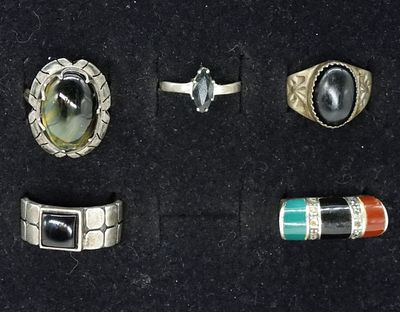 5 Sterling Black & Green Onyx Rings. Five sterling rings, with black onyx, green onyx & more. 