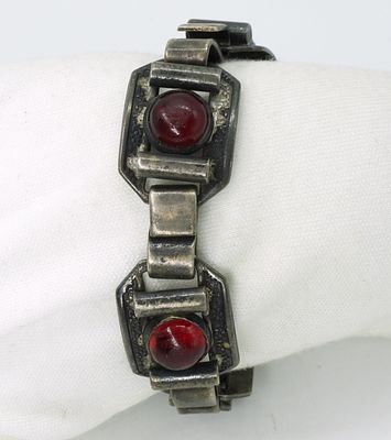 Mexico Silver Red Gemstone Vintage Bracelet. Vintage "Silver Mexico" link bracelet with worn red 
