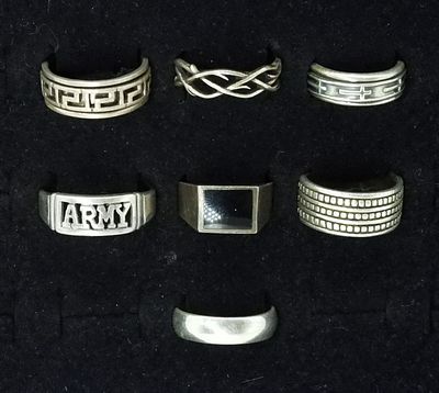 7 Sterling Men's Bands - Rings. Seven sterling men's rings. Sizes 8-15 (33 dwt)