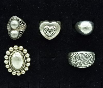 5 Sterling Vintage Rings. Five sterling vintage rings. Sizes 4.5-11.5 (27 dwt)