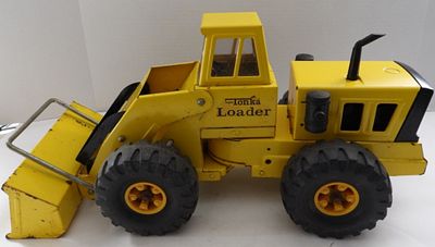 Vintage 1960s Mighty Tonka Loader #3920. In original box, really good condition, movable wheels 