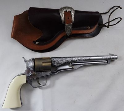 Vintage Hubley Cap Gun In Holster. Hubley, Made in America, cap gun, missing orange cap, has 