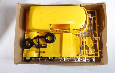 Monogram Baja Beast. 1/24 scale model kit, In original box, 1973, Excellent Condition, Small 