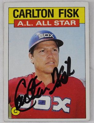1986 TOPPS Carlton Fisk #719 Signed. Autograph is unverified. Does not come with a COA.