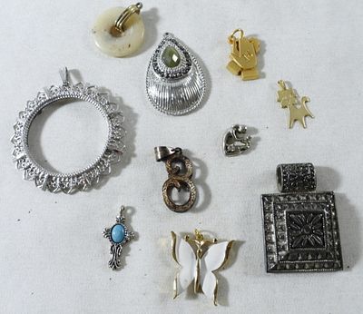 10 Pendants. Bid Today