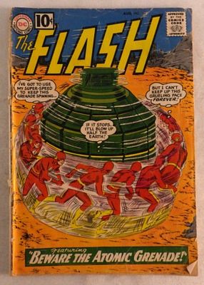 DC The Flash. Number 122 1961 ( The spine is a little torn, as shown in photos)