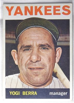 Yogi Berra TOPPS Number 21. VG