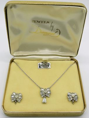 Gorgeous 925 Matching Necklace Earring Set. Gorgeous vintage sterling & clear rhinestone 