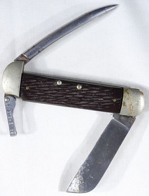 Schrade Walden Knife With Marline Spike. Visit us on Facebook!