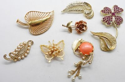 (8) Gold Tone Brooches. Cute