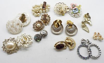 (11) Pair Of Clip On Earrings. Beautiful