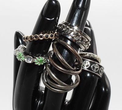 (7) Band Style Rings. Sizes 7-8