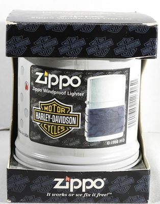 Zippo Harley Davidson Oil Filter Can Unfired. 1999, Zipguard lighter unfired. The lighter is 