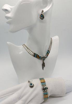 Carolyn Pollack Bear Paw 925 Set. Carolyn Pollack sterling bear paw necklace and bracelet. 