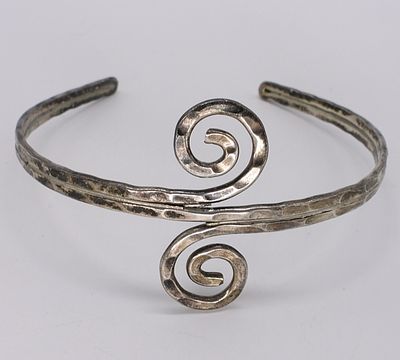 Vintage Sterling Armlet. Vintage sterling armlet, 10" around on the inside. (19.3 dwt)