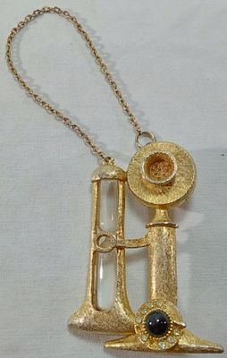 Vintage Candlestick Telephone Necklace, Gold-Tone. Whimsical gold-tone costume jewelry necklace 