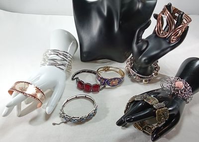 Mixed Costume Jewelry Lot, 9 Pieces. Nine-piece costume jewelry collection featuring silver-tone 