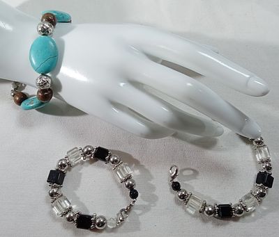 Mixed Beaded Jewelry Lot, 3 Pieces. Three-piece beaded jewelry collection featuring 