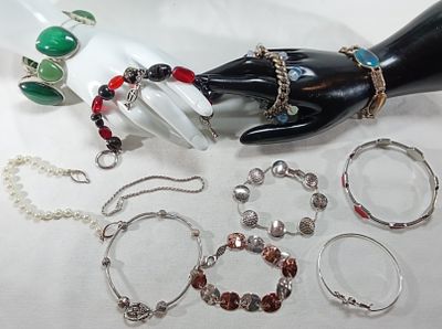 Mixed Metal Tone Jewelry Lot, 11 Pieces. Collection featuring 11 pieces in silver-tone and 